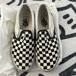 Vans Classic Slip-On Black/White Checkerboard (Women’s 8.0, Men’s 6.5)